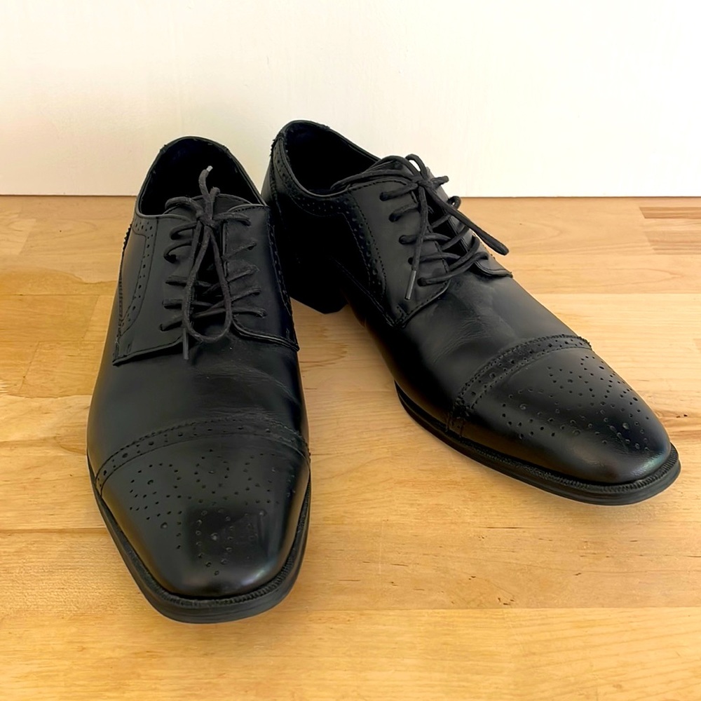 Men’s size 9. Marc Anthony. Excellent condition.
